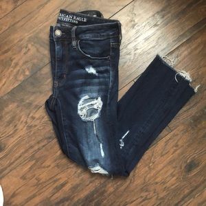 Distressed American Eagle Capri’s
